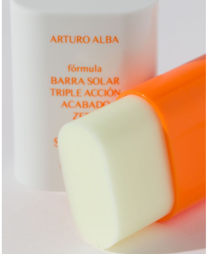 ARTURO ALBA barra solar triple acción acabado zero SPF50+ PA+++ 15g